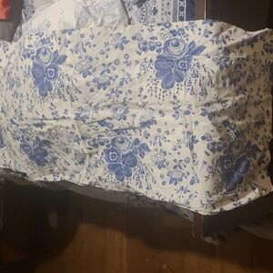 Tommy Hilfiger Cream and Blue Floral Curtin Valance